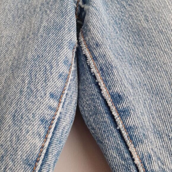 LEVI'S Wedgie High Rise Distressed Light Blue Wash Button Fly Jeans Sz 26 - Picture 6 of 16